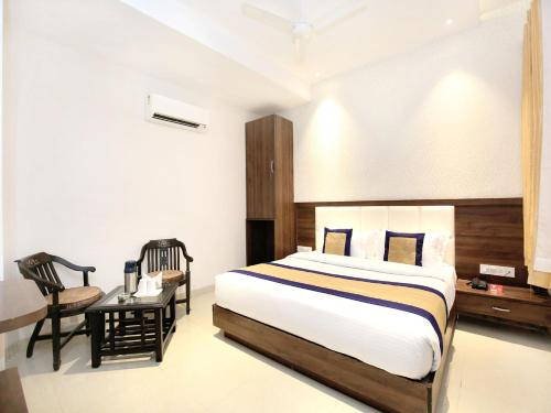 OYO 11680 Hotel Grand Star